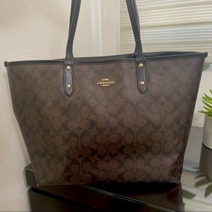 Coach Tote Bag Signature Canvas!